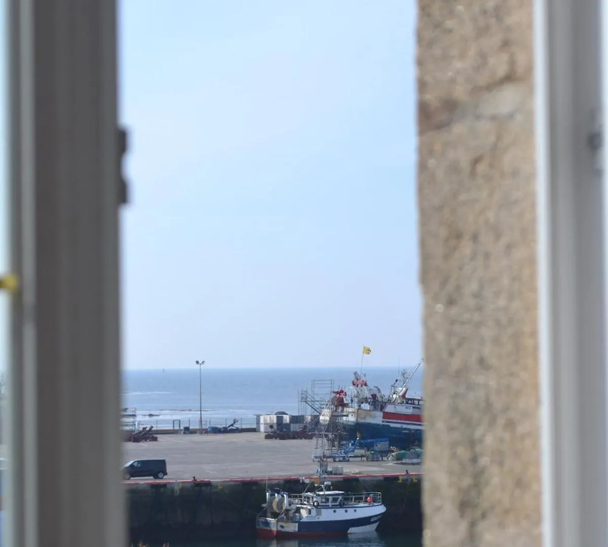 Large Apartment With Sea View And Port Of Ле-Гильвинек Франция