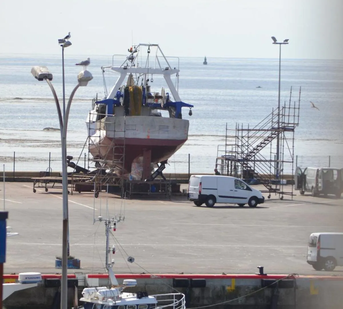 Large Apartment With Sea View And Port Of Ле-Гильвинек