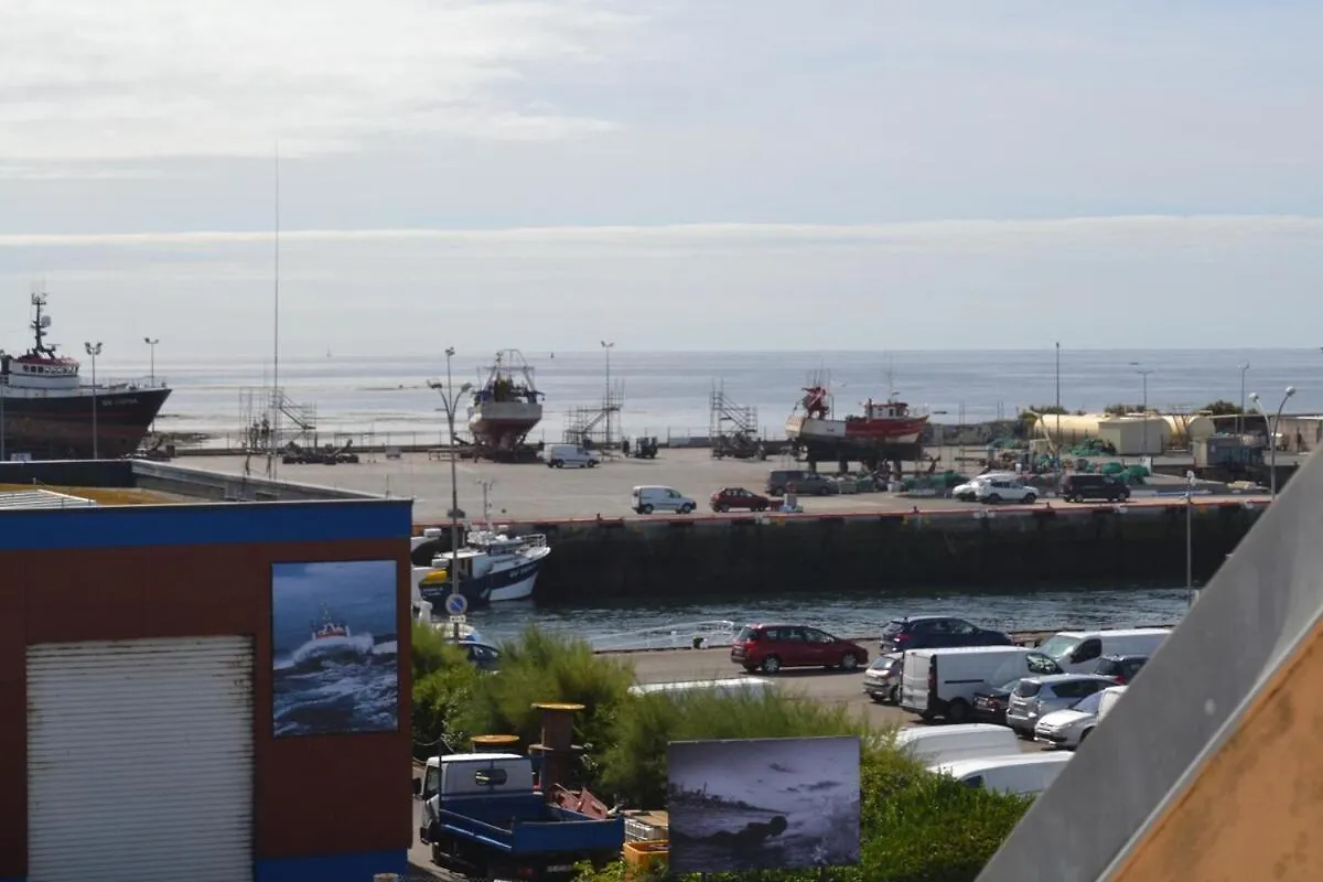 Large Apartment With Sea View And Port Of Ле-Гильвинек Франция